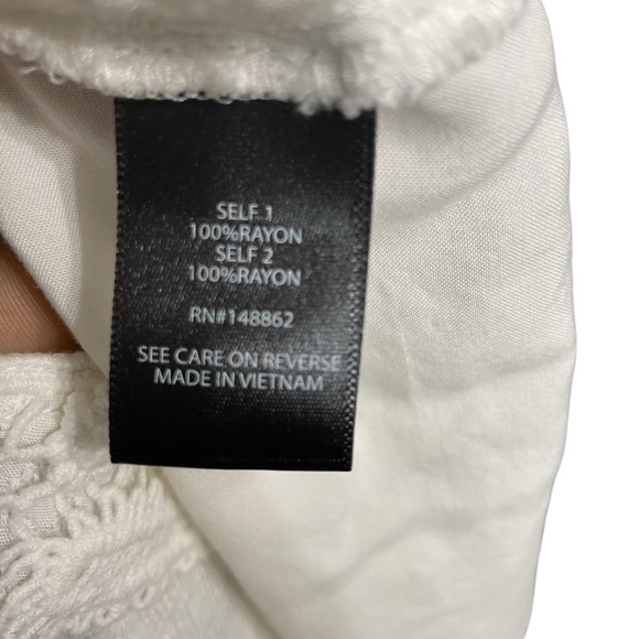 Torrid White Womens 2X Sleeveless Ruffled Tie Front Blouse with Stretch - Picture 5 of 6